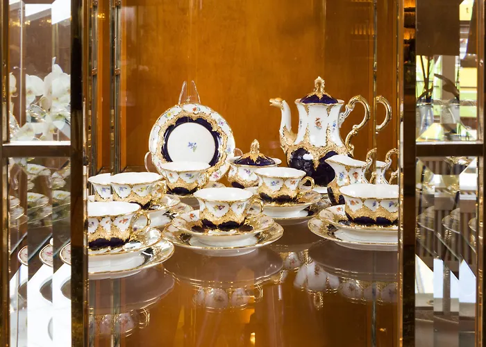 Stefanie - Vienna's Oldest 4*